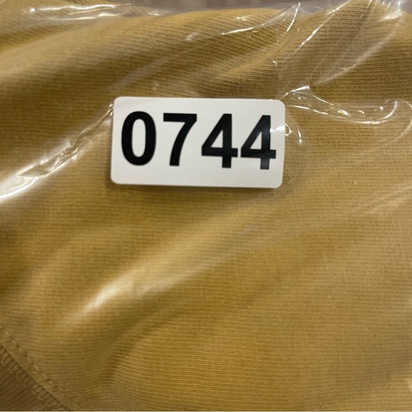 Uniqlo Mens Crewneck Cotton Blend Pocket Long Sleeve Yellow Shirt Large - Picture 9 of 9